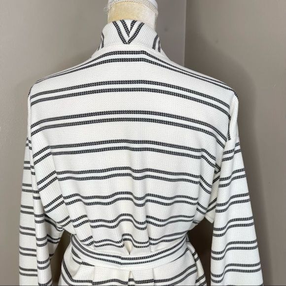 Bathrobe Sz L Waffle White & Black Stripes tie - Picture 9 of 12